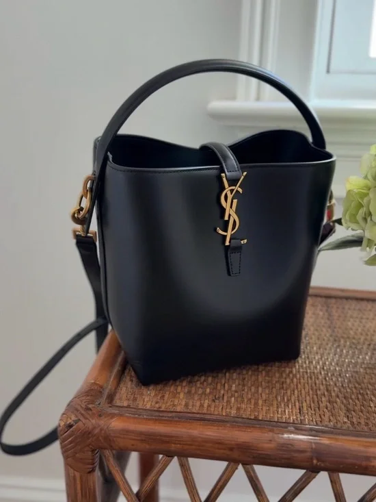 NWT YSL LE 37 SMALL IN BLACK - BUCKET TOTE - Picture 1 of 4